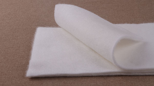 針刺無紡布在大棚保溫被里的關鍵性