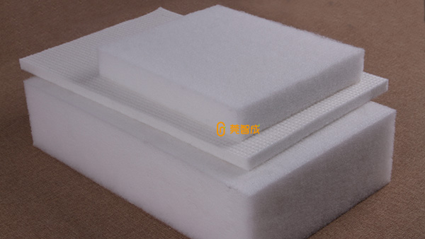 為愛車裝上吸音隔熱棉，讓駕駛環境更安靜舒適