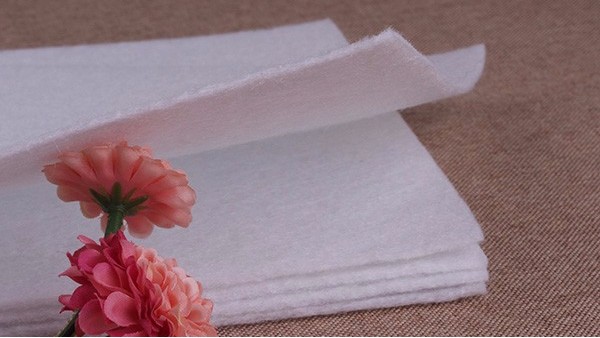 口罩過(guò)濾棉廠家力求更佳過(guò)濾性能的產(chǎn)品